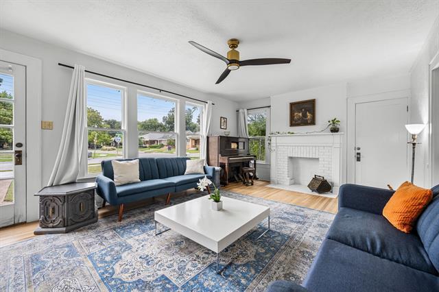 Photo - 5322 Junius St