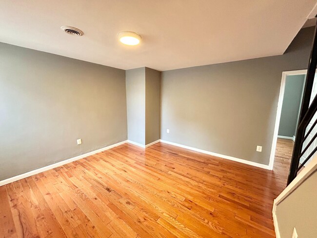 Photo - 2605-7 Cecil B. Moore Ave Unidad B