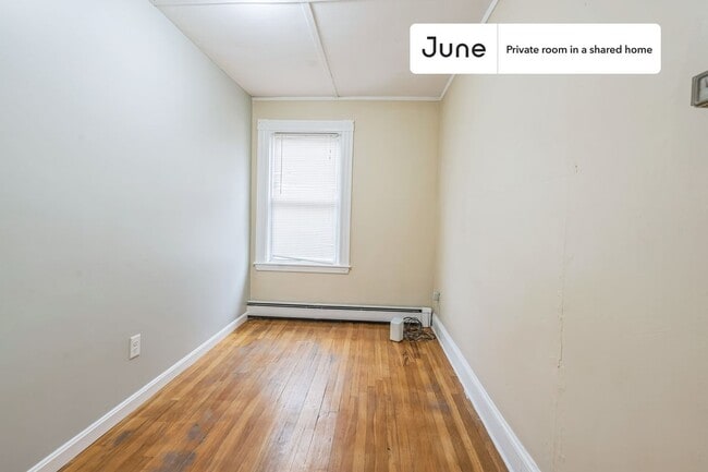 Photo - Room in Shared 4 bed/1 bath home Unidad B