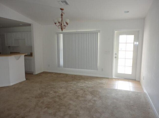 Photo - 4740 NW 39th Ave