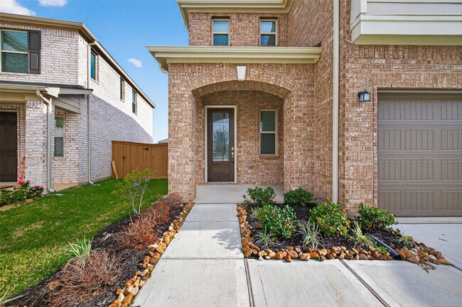 Photo - 8110 Shelter Bay Ln