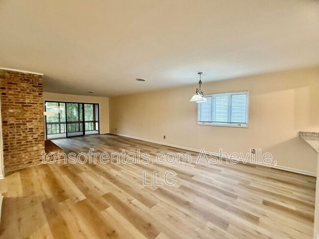 Photo - 181 N Britton Creek Ct