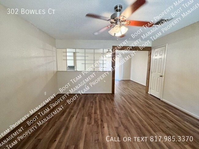 Photo - 302 Bowles Ct
