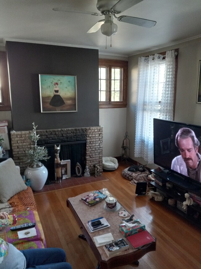 Photo - 180 Jerome Pl Unit 2