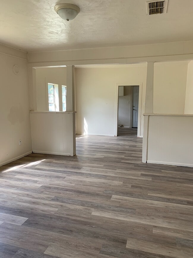 Photo - 417 Maple St