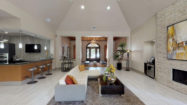 Photo - Lakeline Villas