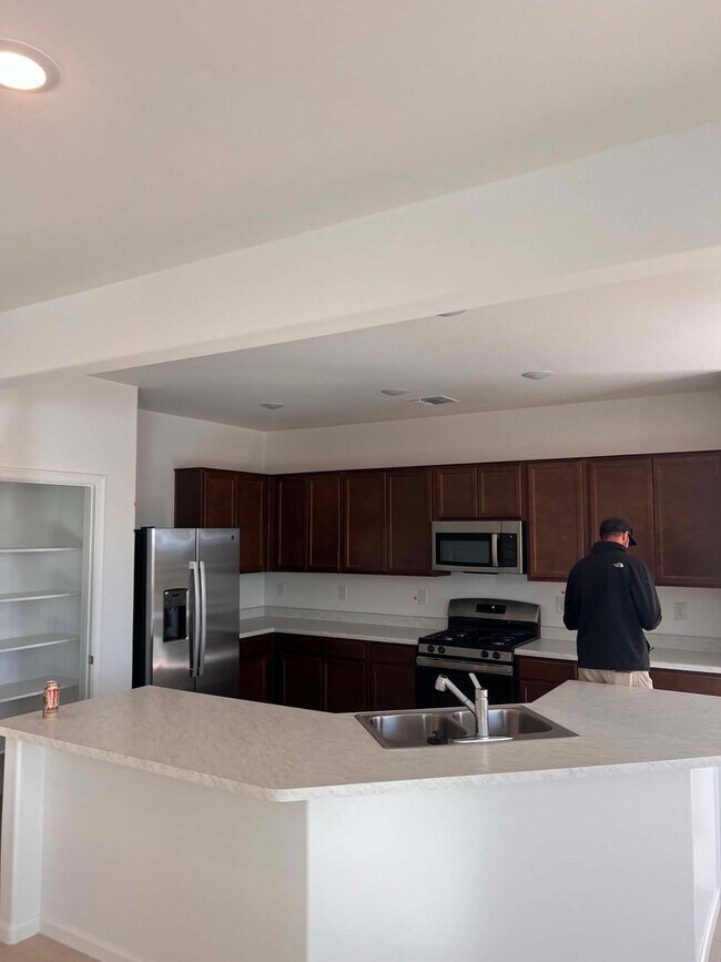 Photo - 34713 Kelvin Way