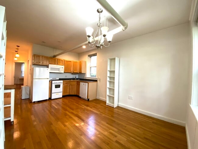 Building Photo - 94 Mason Ter Unit 97-B Rental