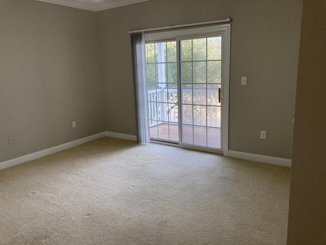 3203 Middlecoff Ln