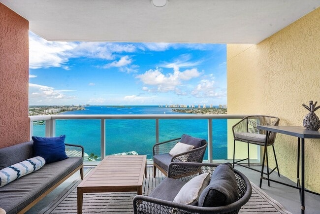2650 Lake Shore Dr Unit 2102