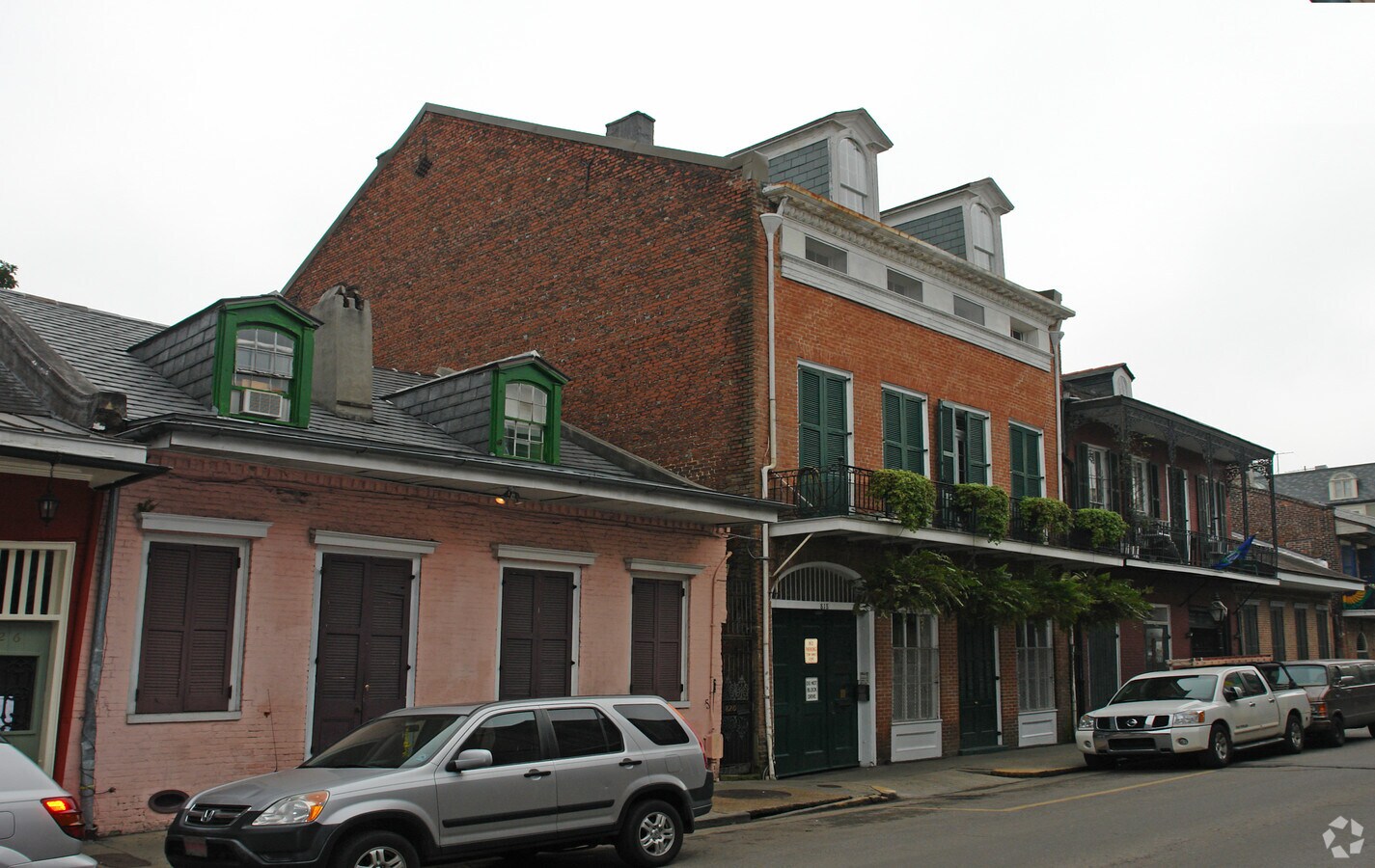 Photo - 818 Bourbon St Apartments