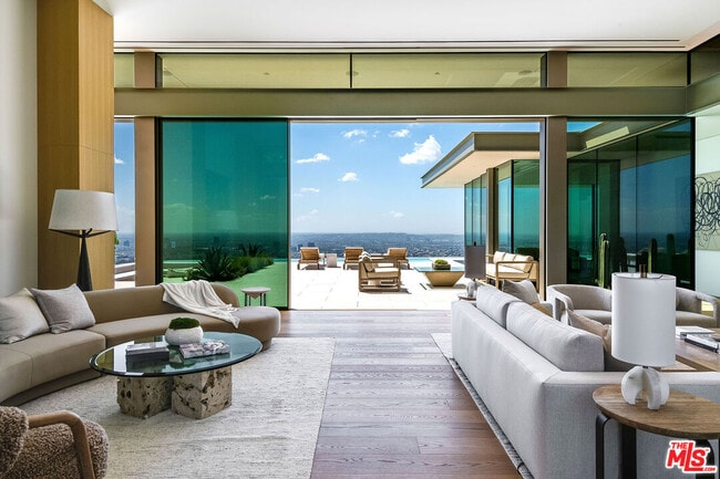 Building Photo - 9016 Thrasher Ave