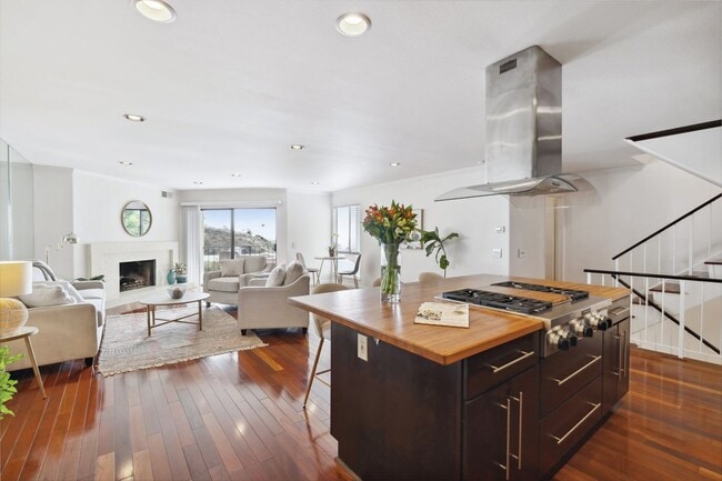 Photo - Seaview Hills Condo in Midtown Ventura
