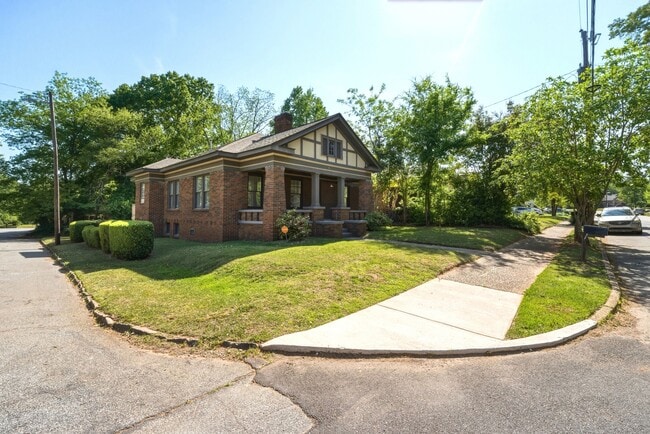 Photo - 506 Mellview Ave SW