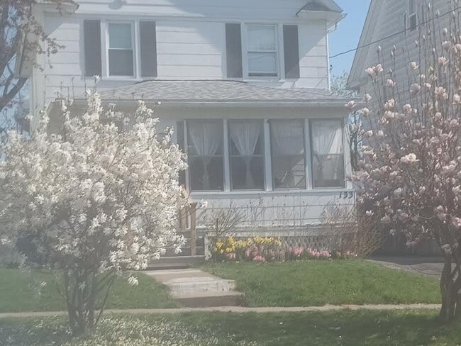 Building Photo - 133 West Ave