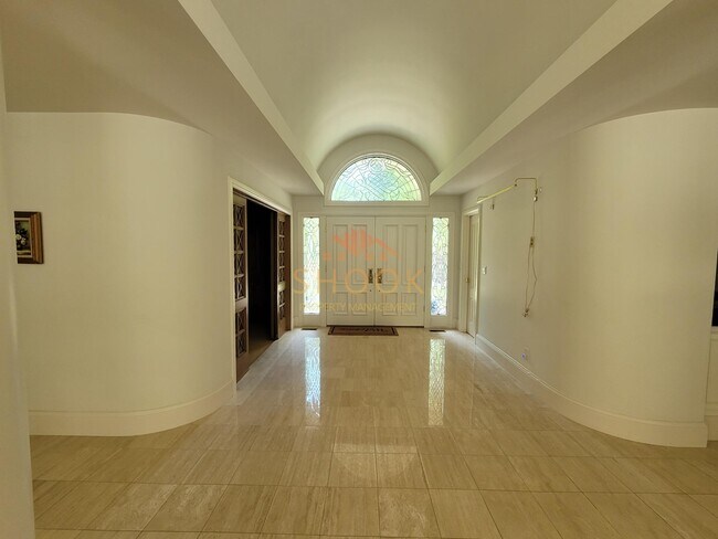 195 Stacey Hollow Ln