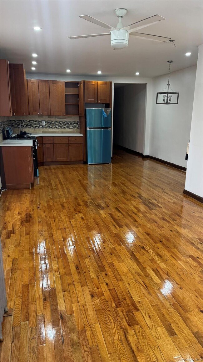 Photo - 686 E 98th St Unit 2