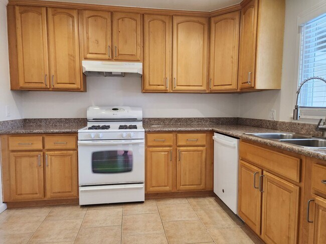 Photo - Check out this cozy 2-bedroom, 1-bathroom apartment located in the heart of Mountain View! Unit 1