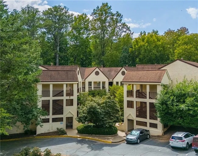 Building Photo - 497 Sherman Way Unit Furnished 2BR Condo Near Emory