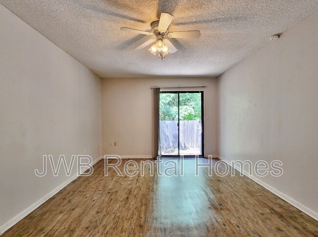 Photo - 5758 Newberg Ln