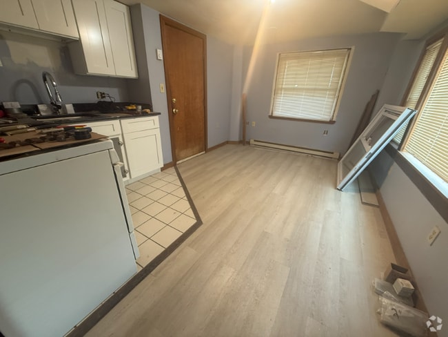 Building Photo - 19 I St Unit 14 Rental