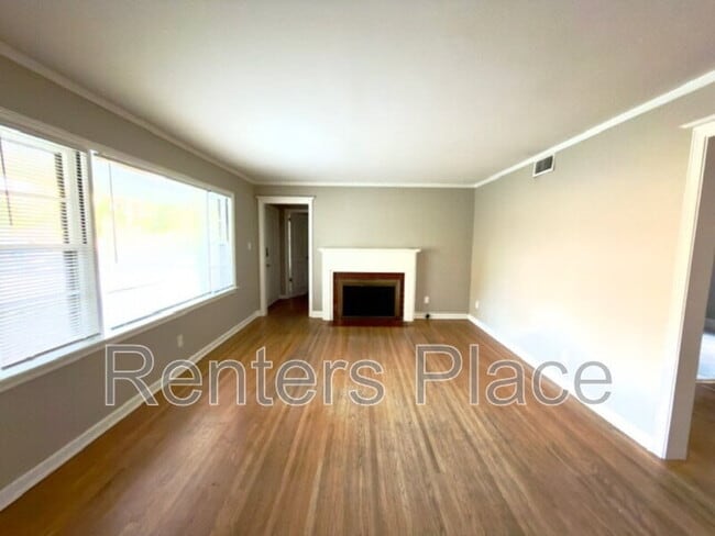 Photo - 3315 S Lewis Ave