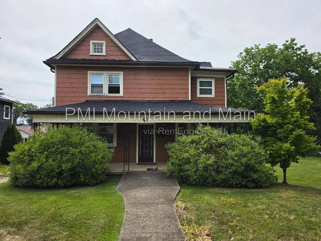 Building Photo - 41 Westwood Pl Unit 4