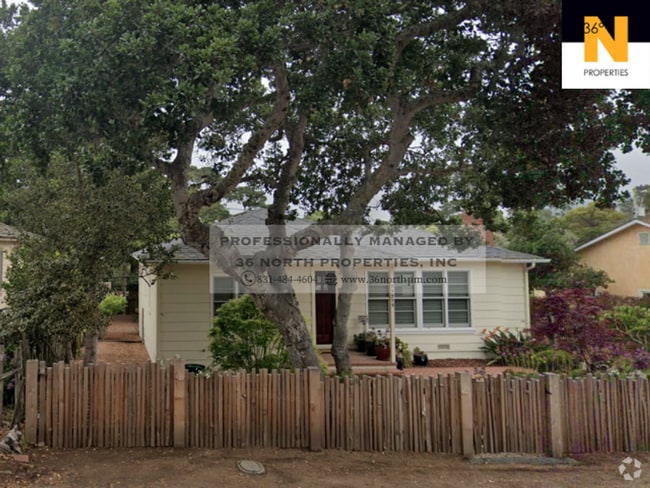 Building Photo - Lovely and Private Carmel Home in the Gold...