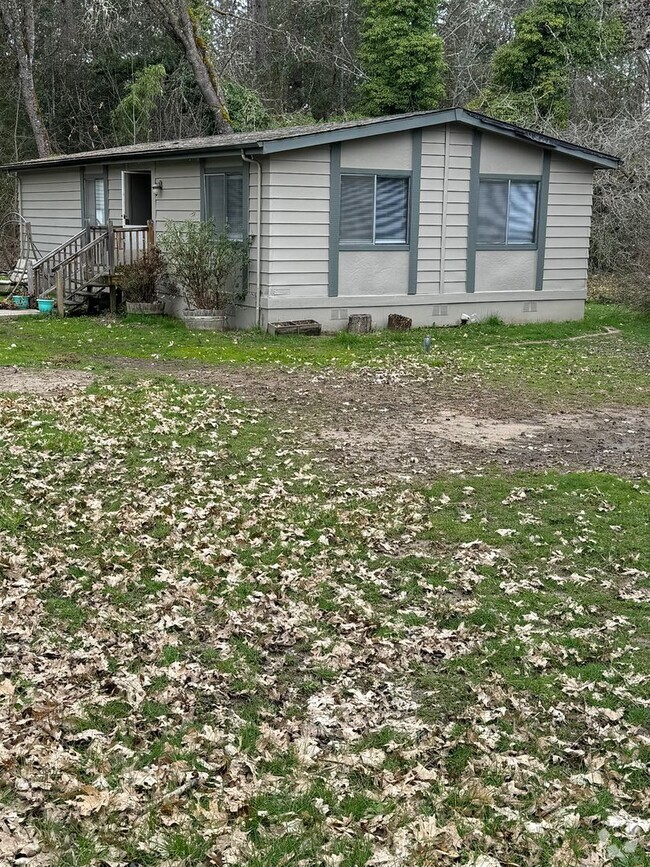 Building Photo - Great 2 bedroom, 2 bath, mobile Rental