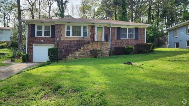 Building Photo - 2 bed 1 bath home in East Atlanta