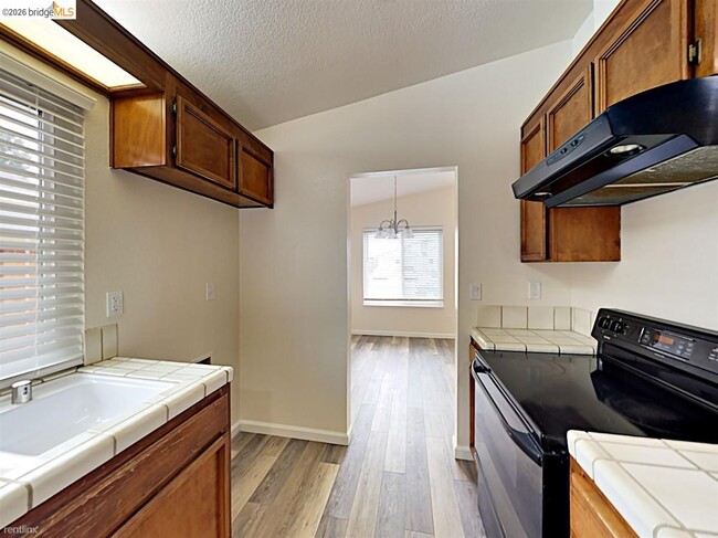 Photo - 1740 Gateway Dr