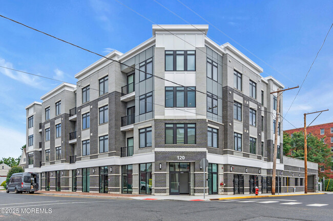 Building Photo - 120 Monmouth St Unit 204 Rental