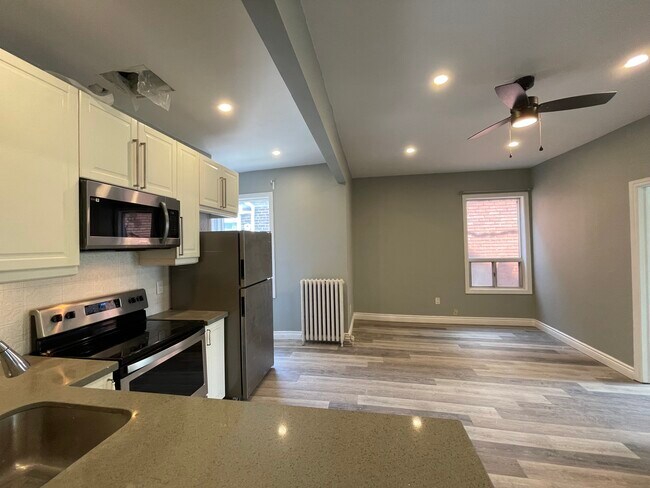 Photo - 822 Dundas St W Unité Second Floor