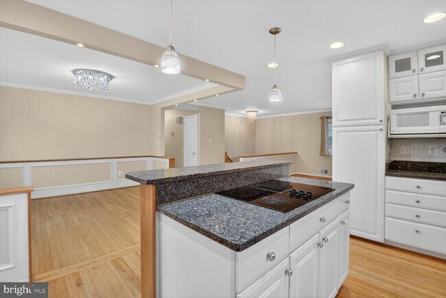 Photo - 1605 Mary Ellen Ct