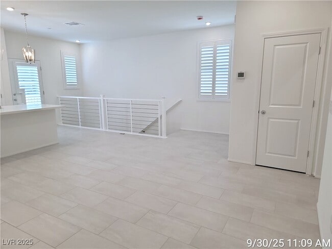 Photo - 8671 Luxuriant Ave