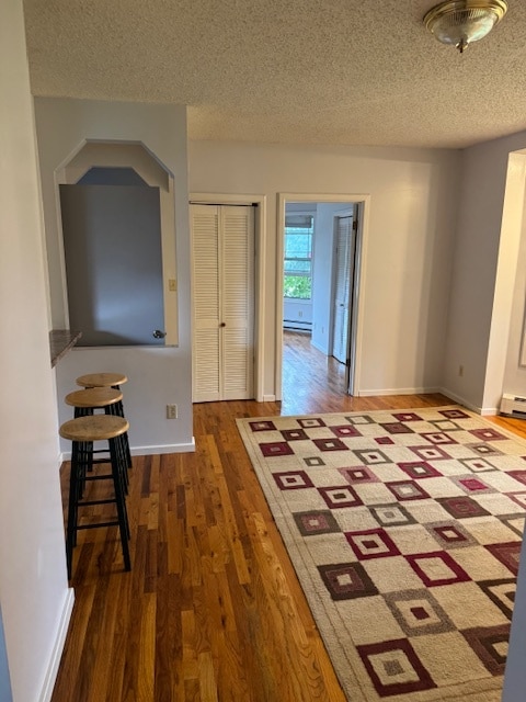 Building Photo - 24 N Walnut St Unit Bright Two Bedroom Apt