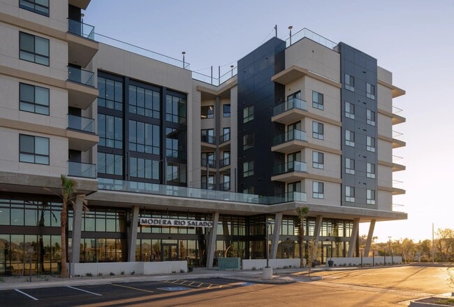 Building Photo - Modera Rio Salado