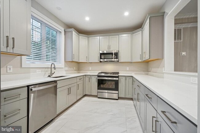 Photo - 1553 Rivertown Pl