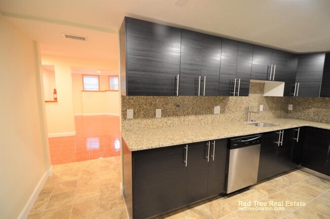 Photo - 73 Thatcher St Unit 002