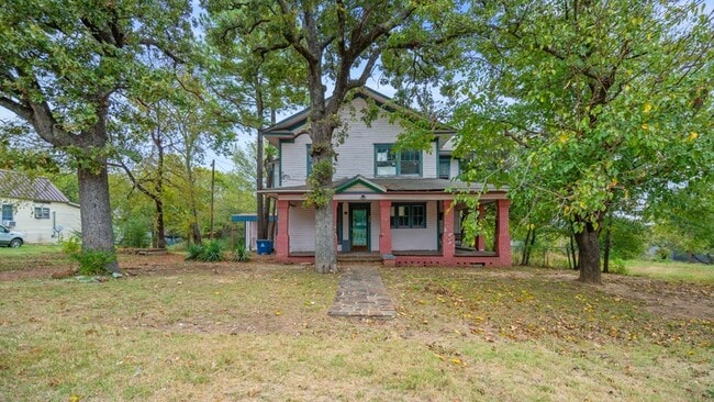 Photo - 305 W Court St