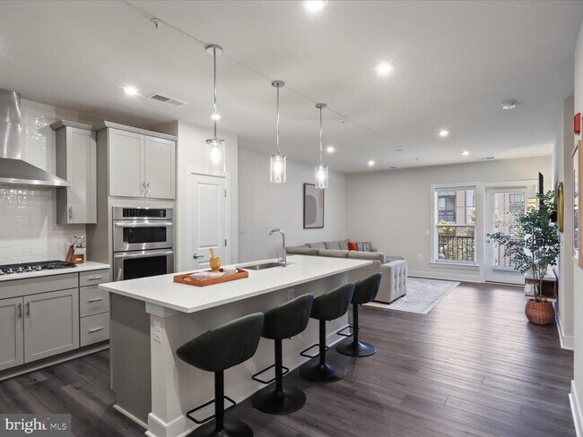 Photo - 106 St Ives Pl Unidad 104