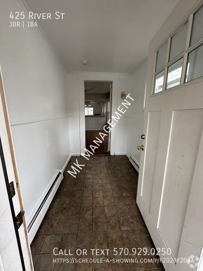 Building Photo - 3 bed/1 bath Rental