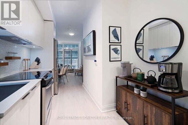 Photo - 110 Marine Parade Dr Unité 211