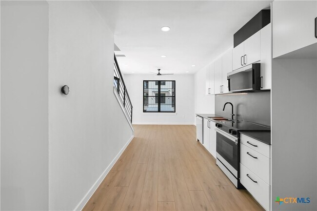 Photo - 634 Central Pkwy Unidad 1201