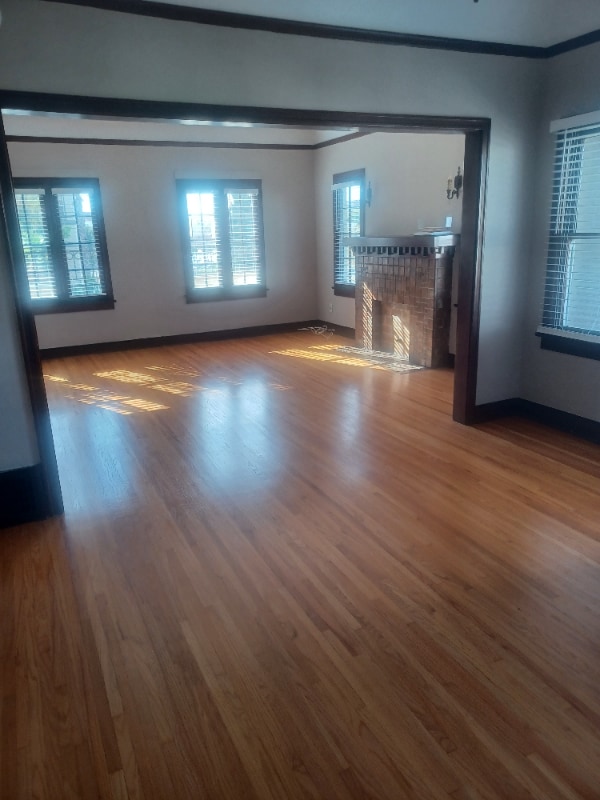 Building Photo - 250 N Kenmore Ave Rental