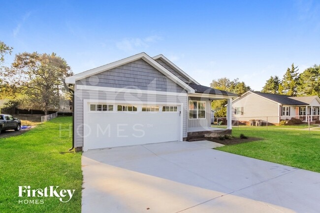 Photo - 1213 Carolyn Ave