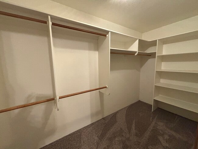 Photo - 935 NW Cooke Ave