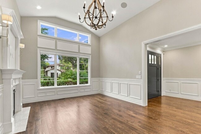 3878 Magnolia Dr