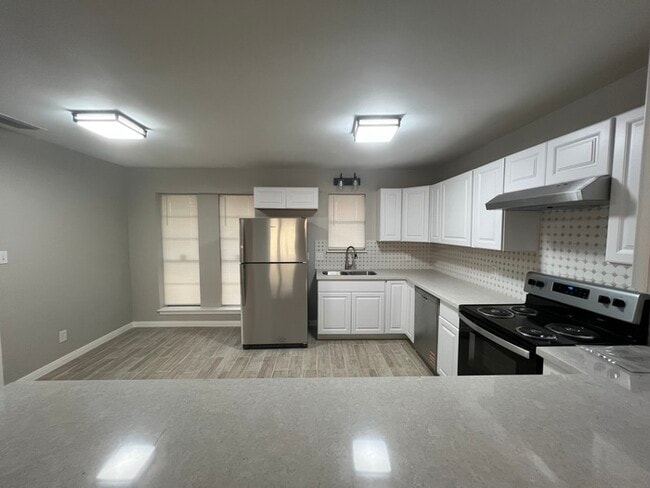 Photo - 1110 Falcon Dr