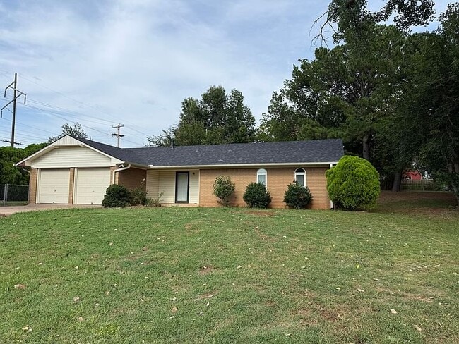 Building Photo - 1623 E McElroy Pl